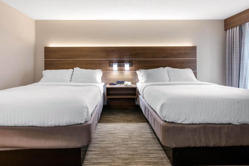 2 king beds