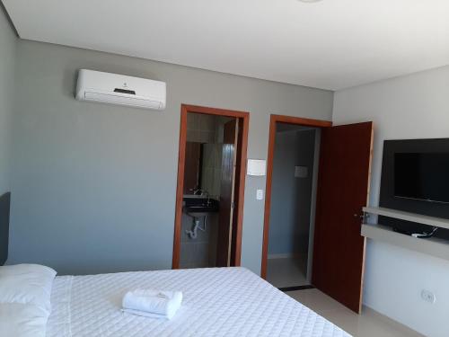 Deluxe Double Room with Side Sea View image 2
