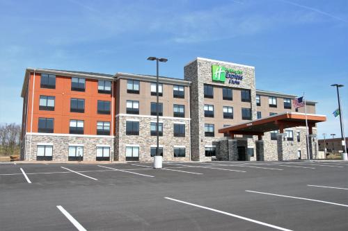 Holiday Inn Express & Suites Clarion by IHG