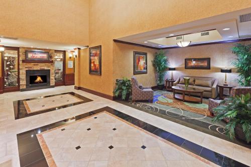 Holiday Inn Express & Suites Poteau an IHG Hotel - image 3