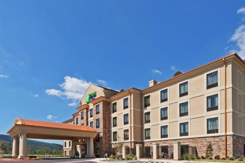 Holiday Inn Express & Suites Poteau an IHG Hotel - image 4