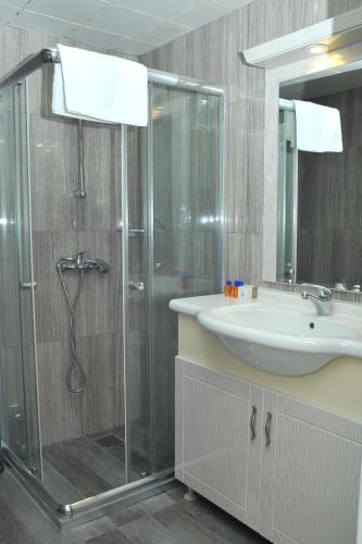 ห้องน้ำ, โรงแรมไลอ้อน ซิตี้ อังการา (Lion City Hotel Ankara.) in อัลทินดัจ