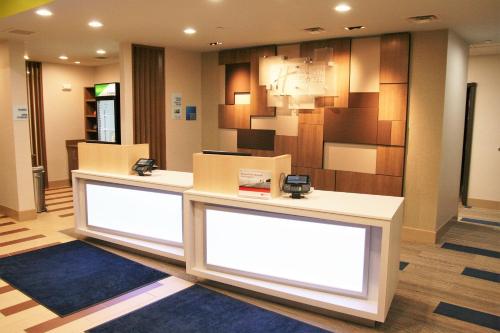 Holiday Inn Express & Suites Clarion, an IHG Hotel in Clarion, USA