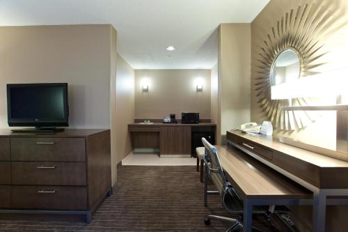 Holiday Inn Express Fargo - West Acres an IHG Hotel - image 8