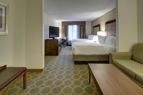 Holiday Inn Express Hotel & Suites Emporia an IHG Hotel - image 2