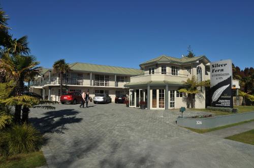 Silver Fern Rotorua Suites & Spa - image 2