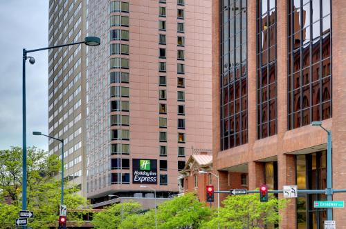 Holiday Inn Express Denver Downtown, An Ihg Hotel