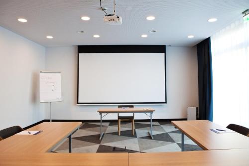 Holiday Inn Express Frankfurt Airport - Raunheim an IHG Hotel - image 7