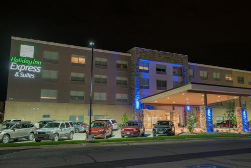 Holiday Inn Express & Suites - Warsaw - E Center, an IHG Hotel in Warsaw, USA