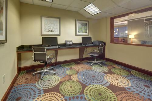 Holiday Inn Express Hotel & Suites Emporia an IHG Hotel - image 8