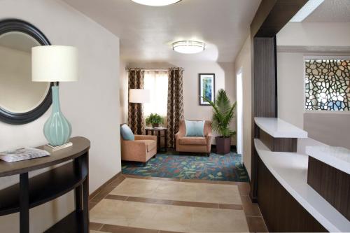 Candlewood Suites Grand Prairie - Arlington