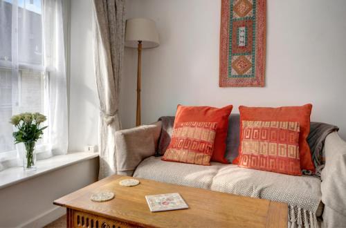 Katrinas Apartment By Treetop Property - image 4