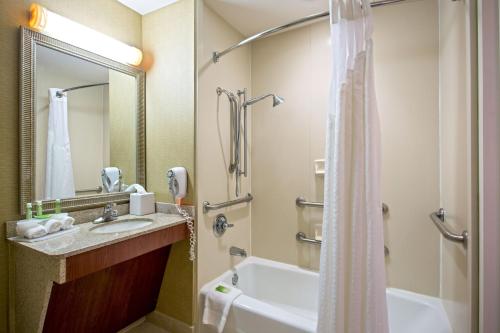 Holiday Inn Express Hotel & Suites Jackson - Flowood, an IHG Hotel