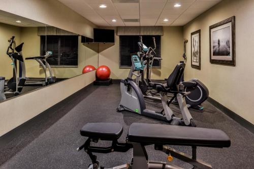Holiday Inn Express & Suites Emporia Northwest by IHG in Emporia, USA