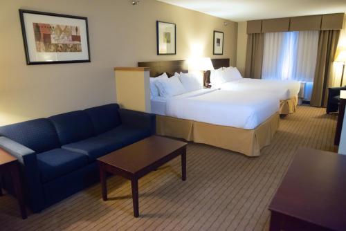 Holiday Inn Express Devils Lake an IHG Hotel - image 3