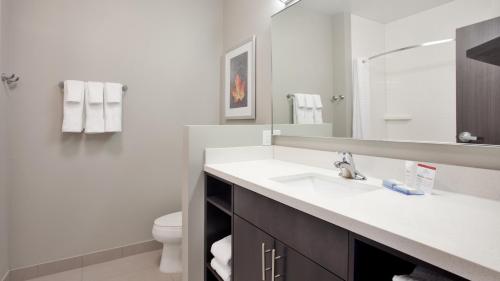 Candlewood Suites Kearney an IHG Hotel - image 2