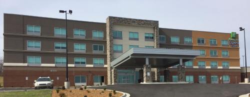 Holiday Inn Express & Suites Danville, an IHG hotel - Hotel - Danville