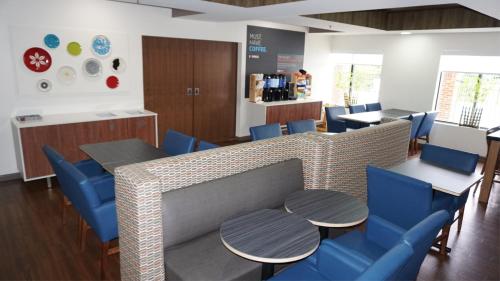 Holiday Inn Express Hotel & Suites Greensboro-East by IHG in Greensboro, USA
