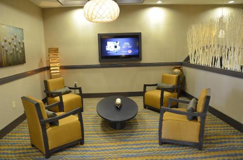 Holiday Inn Express Hotel & Suites Goldsboro - Base Area