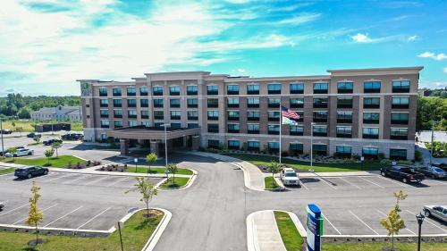 Holiday Inn Express & Suites - Elizabethtown North, an IHG Hotel in Elizabethtown, USA