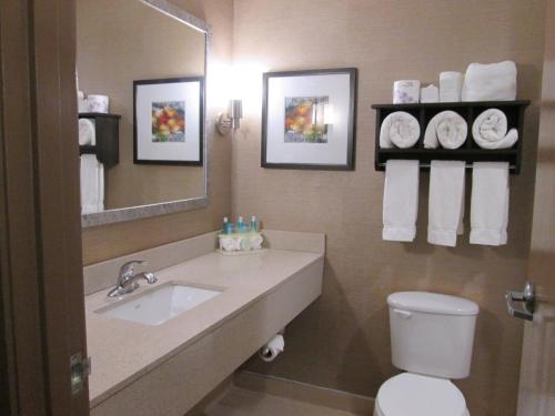 Holiday Inn Express Cloverdale - Greencastle, an IHG Hotel