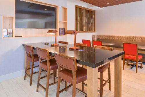 Dış Görünüm, Holiday Inn Express Glenwood Springs Aspen Area By IHG in Glenwood Springs (CO)