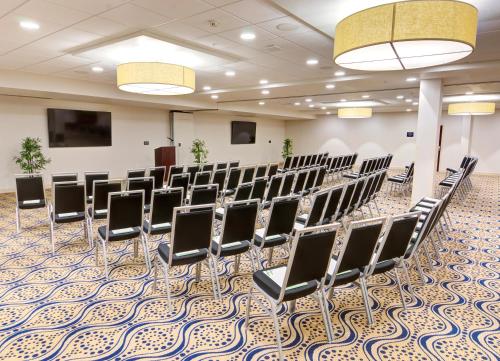 Holiday Inn Gainesville-University Center an IHG Hotel - image 8
