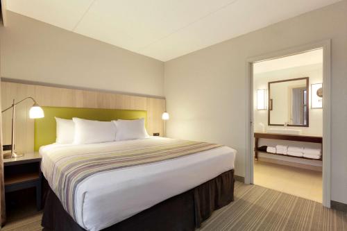 Country Inn & Suites by Radisson, Bloomington at Mall of America, MN