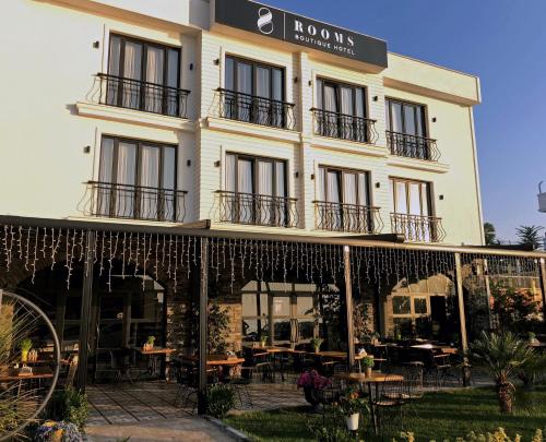 8 Rooms Boutique Hotel - image 6