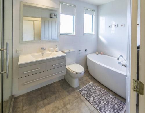 Four-Bedroom House image 10
