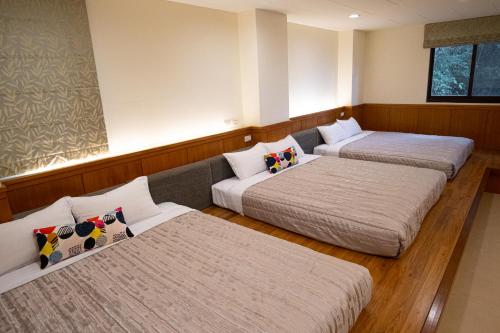 Family Room with Mountain View image 2