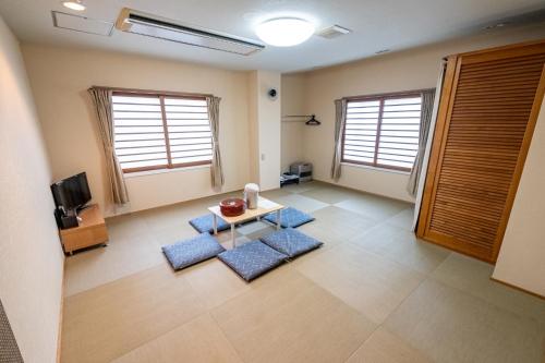 Japanese-Style Quadruple Room with Shared Bathroom - Non-Smoking