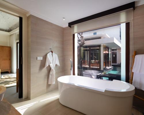 One-Bedroom Villa with Private Pool image 7