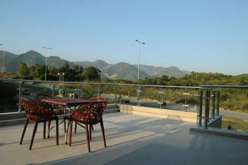 A környék, Canadian Inn E-11  Islamabad in Iszlamabad