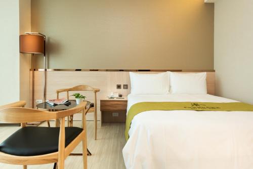 room detail thumbnail 1