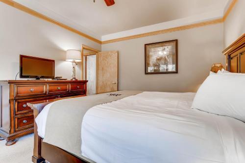 Chateaux DuMont 2724 - image 6