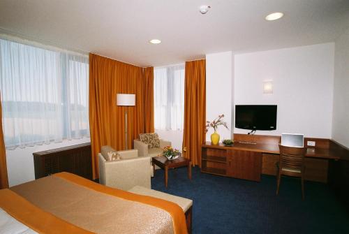 Garni Hotel Azul - image 10