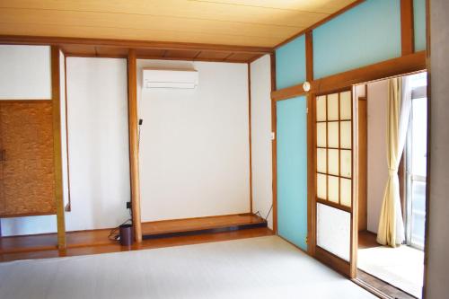 Japanese-Style Family Room