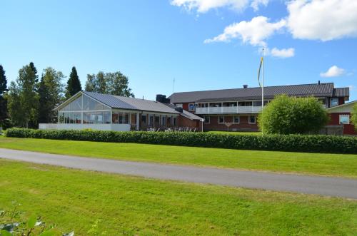 River Motel & Hostel