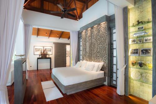 Villa in the Garden, Surin Beach with private spa. ( Villa in the Garden, Surin Beach with private spa. )