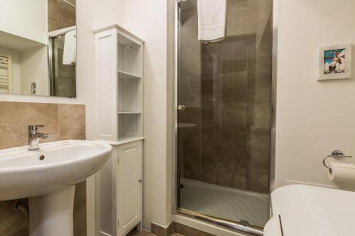 Apartment Batiment F - image 4