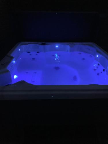 Romantic Break For 2 With Hot Tub