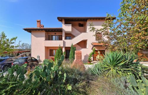 Apartment 1945 in Bale