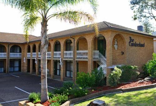 Intrare, Cumberland Motor Inn in Cessnock