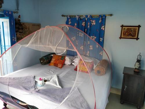 Double Room with Shared Bathroom image 4