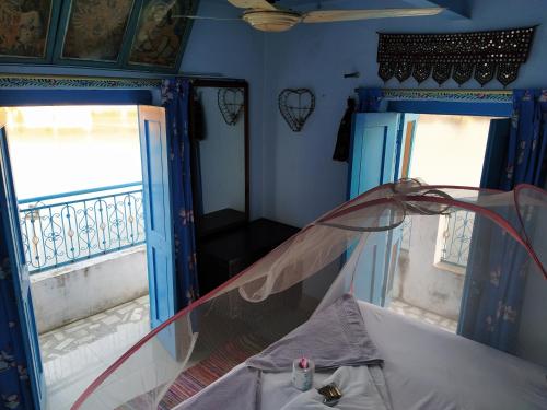 Double Room with Shared Bathroom image 5