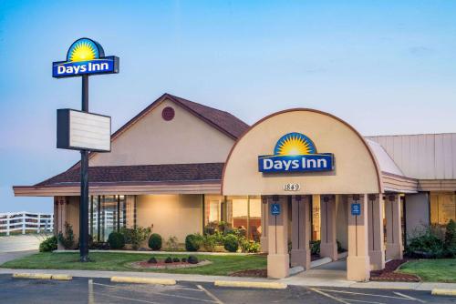 Days Inn by Wyndham Grove City Columbus South in Grove City, USA