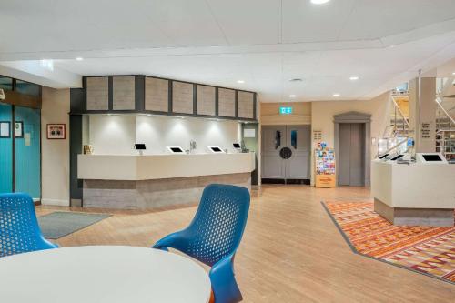 Clarion Cedar Court Wakefield Hotel - image 3