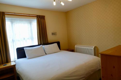 Abinger Guest House - image 11