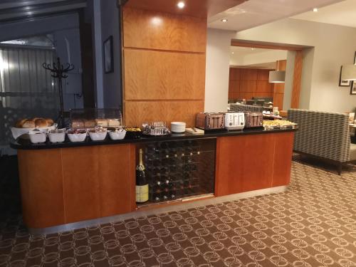 Best Western Kings Manor - image 12